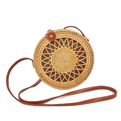 China Fashion\Comfortable\Durable Natural Rattan Round Bag Hand - Woven Circle Straw Beach Bag High Quality Vietnam Rattan Beach Bag for sale