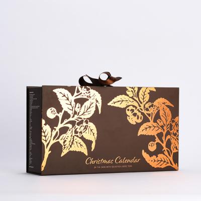 China Recyclable Custom Luxury Recycled Unique Magnetic Closures Tape Printing Logo Paper Gift Boxes Package Box Folding Packaging For Cloth for sale