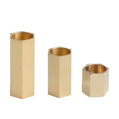 China 2021 Modern Brass Metal Centerpieces Simple Classic Style Decor Candlestick Holder Candlestick Candle Holder Set for sale