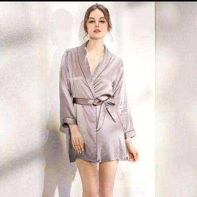 China 100% Customized Breathable Mulberry Silk 16momme Sleep Wear Night Robe for sale