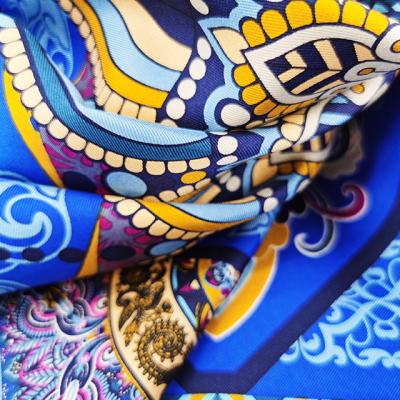 Cina 100% Fashion Style Ladies Soft Baroque Silk Memory Silk Blue Feeling Scarf in vendita