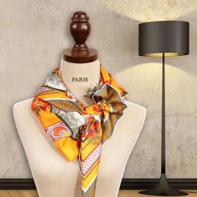 China Soft Feeling NOBBY SERINDA Silk Factory Makes 100 Silk Scarves 90x90 High End Printed Silk Scarf à venda