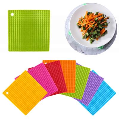 China Durable Silicone Pot Holder Tripod Mat Spoon Rest Non Slip Durable Heat Resistant Square Honeycomb Pads 17.5cm for sale