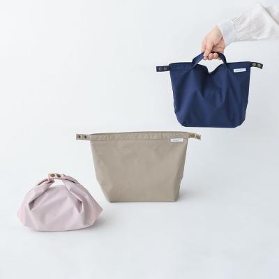 China 2022 Fashion Durable In Running Waterproof Woman Insulated Work Lunch Polyester Cooler Bags With Button for sale