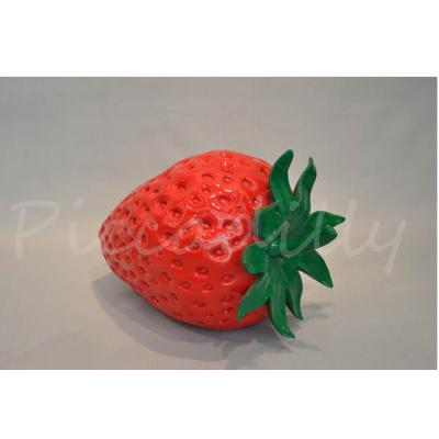 China Cheap China Factory Fiberglass Strawberry Fruit Statue Sculpture for sale