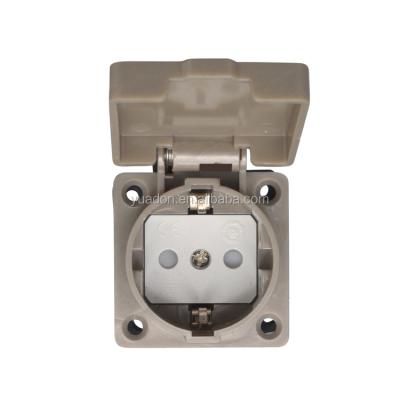 China IP44 Factory TUV IP44 waterproof german EU schuko socket with square cover for sale