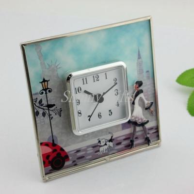 China Shinny Gifts Fashion Simple Design On/Off On top Desk Clock Home Decorative for sale