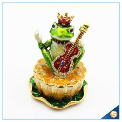 Китай High Quality Custom Frog With Guitar Trinket Box Enamel Handmade Animal Shape Trinket Box SCJ215 продается