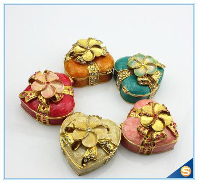 China Shinny Gifts Enamel Heart Shaped Metal Trinket Box For Wedding Gifts SCJ388-2 for sale