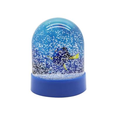 China Custom photo snow globe image of Europe inserted inside plastic snowglobe for sale