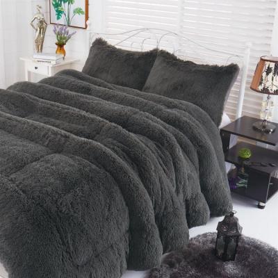 China 100% PV Double Sides Polyester Anti-pilling Long Pile With Faux Sherpa Fur Throw/Quilt Covering/Air Conditioner for sale