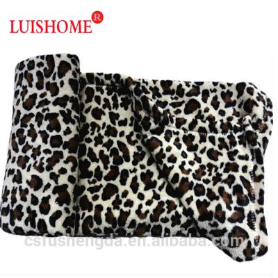 China Custom Printed 100% Jacquard Polyester Fleece Soft Fleece Animal Fabric Baby Blanket for sale