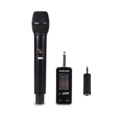 China Wireless Portable Mic System Karaoke Mini Microphone Handheld Microphone B-2 Wireless Handheld Microphone for sale