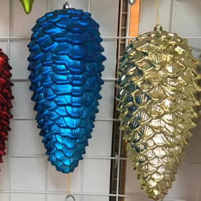 China 25cm Plastic Pine Cone Christmas Hanging Decoration For Indoor Or Outdoor Decoration for sale