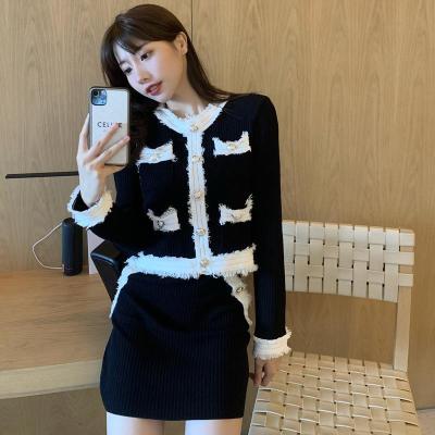 China The two-piece tassel set of anti-pilling temperament casual two-piece fashion elegant color knitted women's straight cardigan coat for sale