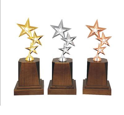 China China Custom Sport Awards Trophy With Wooden Base , Metal Trophy For Souvenir Gift for sale