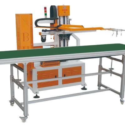 China High Quality Food Easy To Use Standard Robot Arm With Flexible Plate Conveyor Belt Sucker &3 Meter for sale