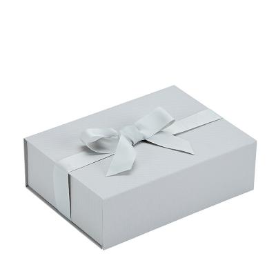 Chine Factory Price Custom Silk Bowtie Magnetic Box Closure Luxury Jewelry Thank You Rigid Paper Gift Box For Gift Packaging à vendre