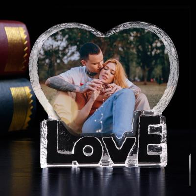 China Laser 3d Crystal Photo Frame Wedding Souvenir High Quality Heart Shaped Love Photo Frame Customized From Europe for sale