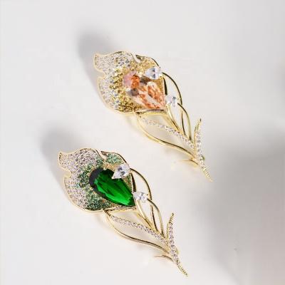 China Trendy Fashion Shiny Zircon Leaves Brooch Elegant Clothing Accessories Pin Flower Plated Brooch Luxury Women Jewelry Gift New Design for sale