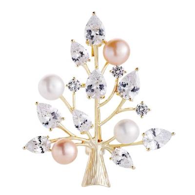 China Creative New Zircon Christmas Tree Brooch Natural Pearl Brooch Sparkle Lady Brooch Accessories Corsage Fashionable Elegant Pin Gift for sale