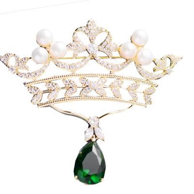 China Trendy Shiny Zircon Crown Brooch Elegant Fashion Clothing Accessories Pin Flower Plated Jewelry Luxury Gift Women Brooch New Design for sale