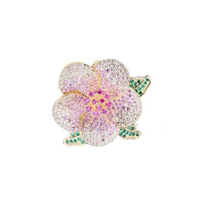 China Zircon Luxury Brilliant Camellia Brooch Elegant Fashion Apparel Accessories Pin Flower Plated Brooch Luxury Women Jewelry Gift Copper Made for sale