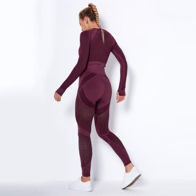 China Breathable Women Yoga Suit Active Wear Tight Fit High Elasticity Workout Yoga Sets Seamless Two-Piece Bra And Yoga Legging Suit for sale