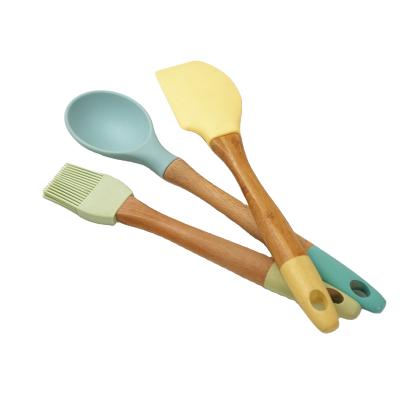 China Viable Silicone Rubber Beech Wood Handle Cake Kitchen Spatula Heat Resistant Set for sale