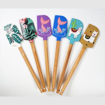 China Durable Heat Resistant Non-Stick Fun Printed Pastry Silicone Baking Spatulas for sale