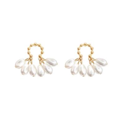 China Charming Elegant Airy Vintage Dangling Brass Plated 18k Gold Hoop Earrings Real Circle With Big Pearl Earrings for sale