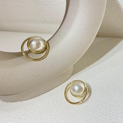 China 2021 New Design Baroque Freshwater Pearl Earrings Jewelry Elegant Irregular Gold Plated 18K Petals Wrapped Earrings for sale