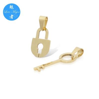 China Fashion Couples Jewelry CLASSIC Lock And Key Stainless Steel PVD Gold Plated Pendants For Lovers for sale