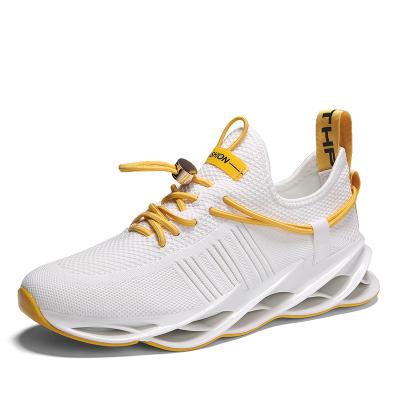 China Luminous Comfort Sports Running Shoes Men Big Shoe Mens Sneakers Breathable High Quality Baseball Shoes for sale