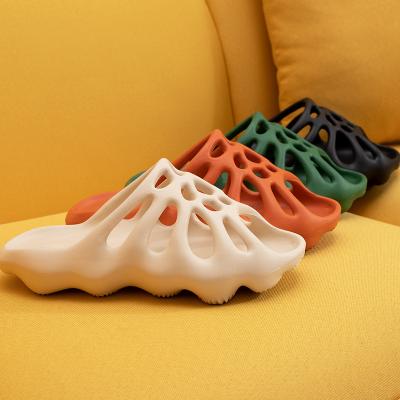 China Non-slip new style skeleton lovers fail outdoor net red cool slippers fashionable wholesale ladies slippers for sale