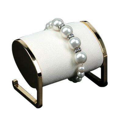 China Luxury White Microfiber Jewelry Display Striping Jewelry Bracelet Display Stand Jewelry Watches Bracelet Storage Rack for sale