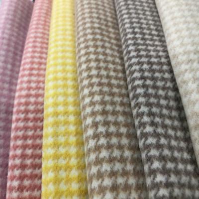 China Single Sided Houndstooth 680g/m 450gsm 30% Polyester Wool 60% Wrinkle Resistant In Stock Factory Supply Women's Dress Fabric for sale