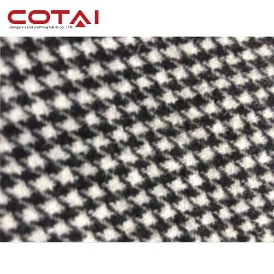 China Wicking 20% ​​Wool Flannel Small Houndstooth Dress And Jacket Suit Fabric 370gm for sale