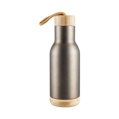 China Sustainable Stainless Steel Thermos Vacuum Wooden Water Bottle Wooden Bottom Lid 450ml Style Water Tumbler for sale