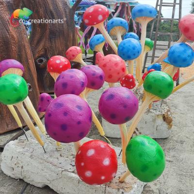 中国 Colorful Lifelike Mushroom Accept Led Light For Indoor Outdoor 販売のため