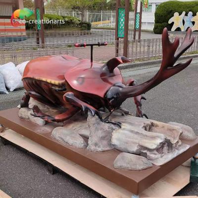 China Realistic Simulated Weatherproof Fiberglass Insect Beetle For Theme Decoration for sale