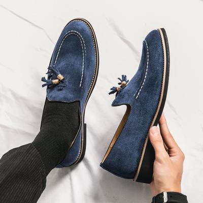 China Light 2022 Men's Business Leather Shoes Business Dress Genuine Leather Chic Tassel Led Classic Formal Shoe Business Flat for sale