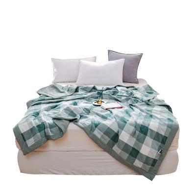 China Plaid Printing Anti-Static Comfortable Suit A Thin Comforter For Summer And Summer Wear for sale