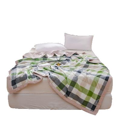 China Anti-Static Thin Printed Quilted Comforters Are Soft For Summer Wear for sale