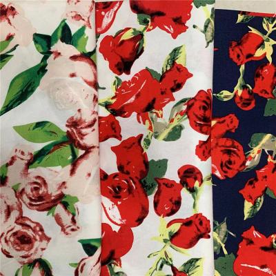 China Viable no moq 32*32+40D 165GSM rose design fabrics printed cotton for dress clothing for sale