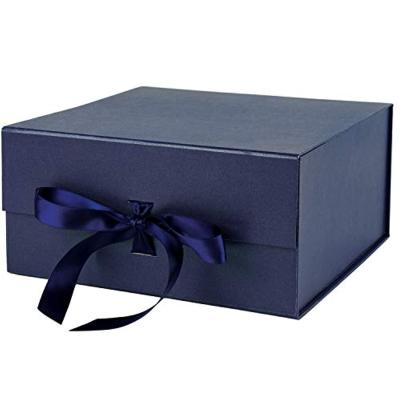 China Recycled Glossy Royal Navy Blue Paper Favor Box Navy Blue Gift Packing Boxes Materials Foldable Magnetic Hard Top Boxes for sale