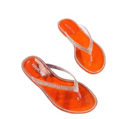 China CUSHIONING New Fashion Beach Jelly Sandals Outdoor Ladies Flip Flops Diamond Jelly Flat Slippers for sale