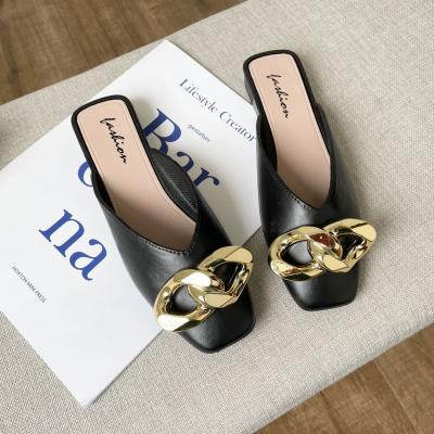 China 2021 New Baotou Sandals Ladies Metal Buckle Chain Imitation Jelly Slippers Soft Bottom PVC CUSHIONING Closed Slippers for sale