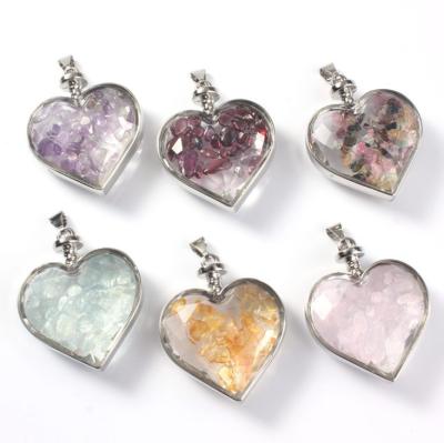 China Europe Women Healing Crystal Necklace Chain Natural Quartz Stone Heart Pendant Necklace Reiki Jewelry 7 Chakra for sale