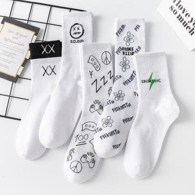 China Black and white high sports socks women's socks sale women's autumn winter antibacterial warm cotton socks for sale